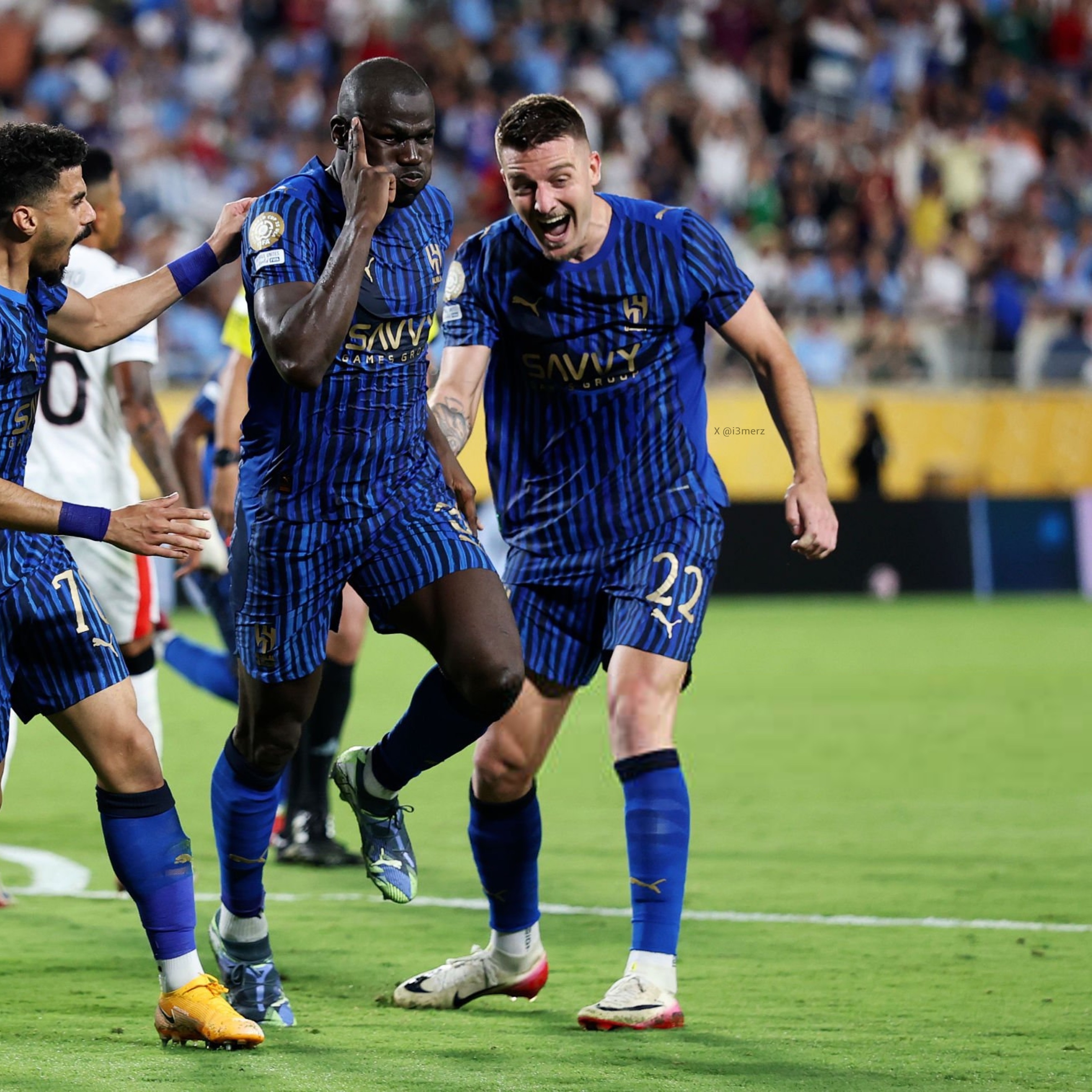 曼联训练开放日；加时末段更衣室发声引欢呼；中超在即；球队文化再被提及(留学に伴ってビザの申请)