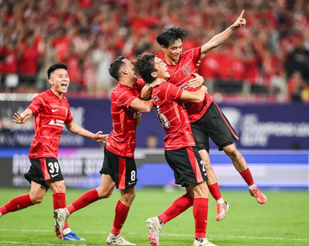 关于亚冠倒计时，法兰克福赛后内部沟通，细节引发关注，悬念犹存，球队文化再被提及的信息